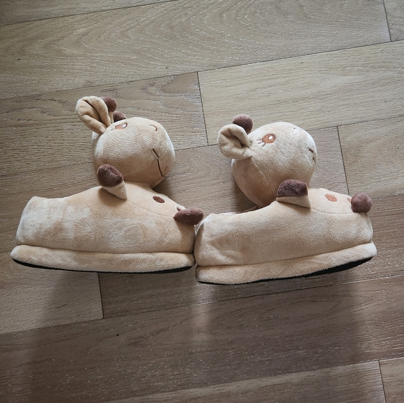 UNBRANDED | Adorable giraffe slippers - Picture 3 of 6